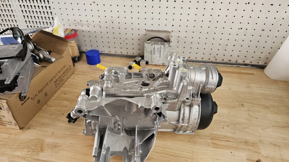 detroit freightliner fuel filter housing A472 090 6052/003 dd15 & dd13 - Image 4 of 4