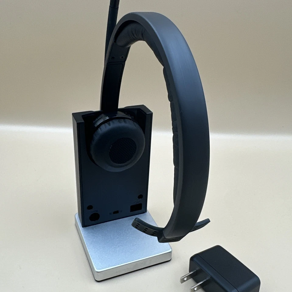 Logitech H820e Wireless Single Ear Mono Headset w Dock Base and Charger - Image 4 of 4