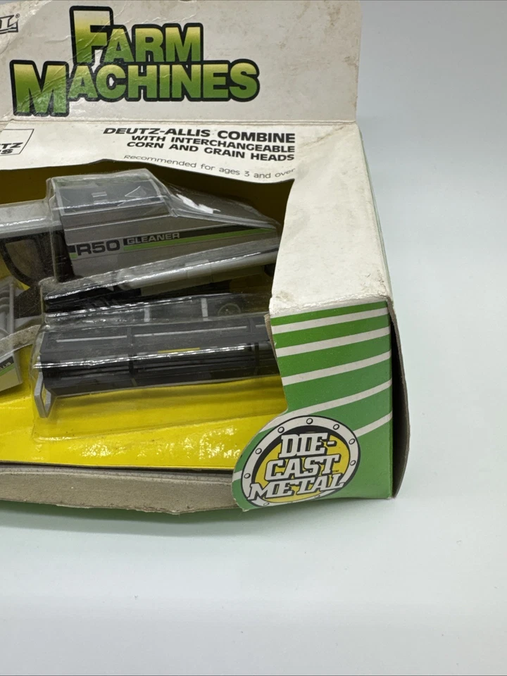 ERTL Gleaner R50 Combine 1/64 Diecast Metal Replica Farm Machines Deutz-Allis - Image 3 of 4