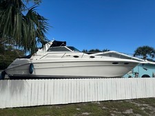 Beautiful Searay Sundancer 330/ with 2020 heavy duty aluminum tri axle trailer