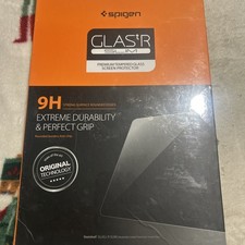 Spigen Premium Tempered Glass iPad 10.2 Screen Protector