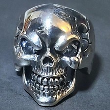 Beautiful condition, almost unused Skull ring Silver 925