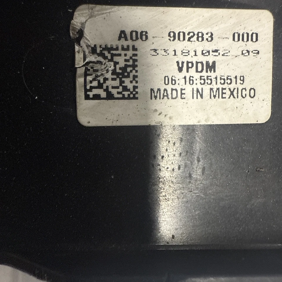 A06-90283-000 ГРУЗОВОЙ ЛАЙНЕР OEM КАСКАДИЯ КОРОБКА ПРЕДОХРАНИТЕЛЕЙ VPDM - Изображение 2 из 3