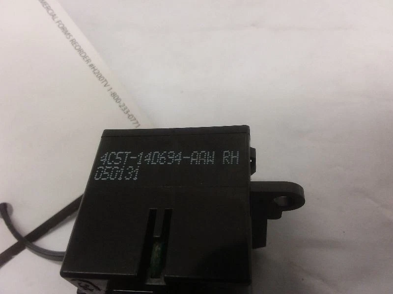 03-05 Lincoln Aviator Passenger Side Heated Seat Switch Right 4C5T14D694AAW - Imagem 3 de 4