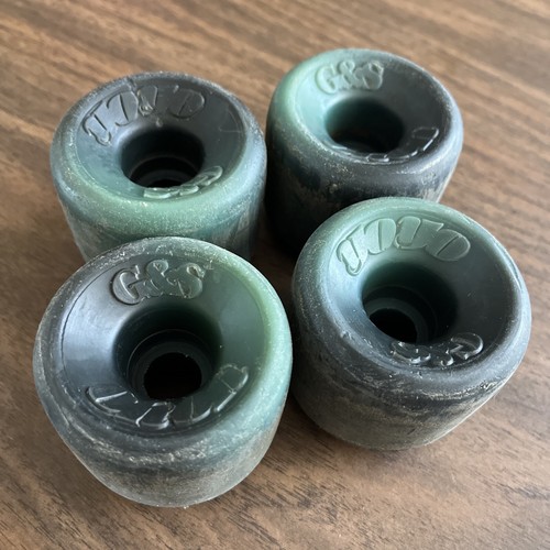 Vintage 197980 GORDON & SMITH 2 Tone YOYO Skateboard Wheels Conical 61