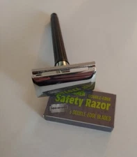 Wet Shave/Double Edge Razor  w/ 5 Free Blades - A Perfect Shave at an Affordable