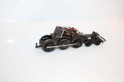 Triang OO Gauge LNER/BR B12 Class 4-6-0 Motorised Loco Chassis - Jerky Runner - Picture 4 of 6