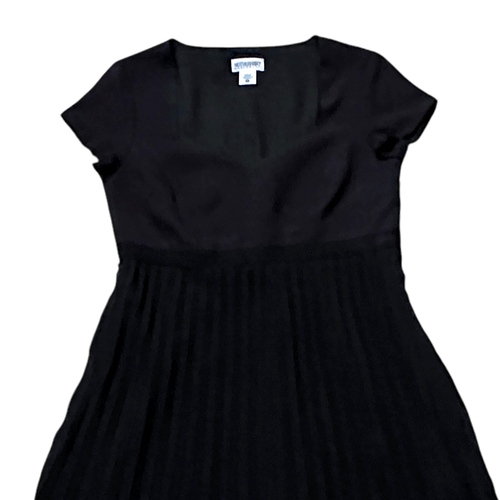 Motherhood Maternity Small Empire Waist Pleated Black Dress Sweetheart Neckline - Picture 2 of 14