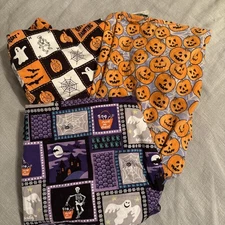 Lot Vintage Halloween Scrubs Unisex Sz. S, M  Ghosts Pumpkins Bats Fun 🦇🕷️👻🎃