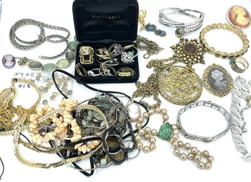 Estate Vintage Costume Jewelry Necklaces Earrings Rings Bracelets Silver Ring