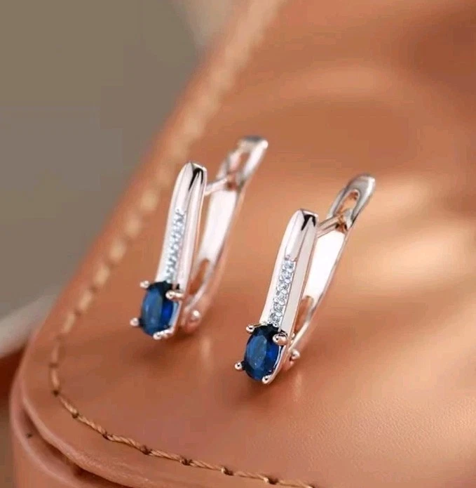 Luxus Ohrringe Huggie 585er Rolled Roségold Walzgold Tiefblau Zirkon Bicolor  - Bild 3 von 4