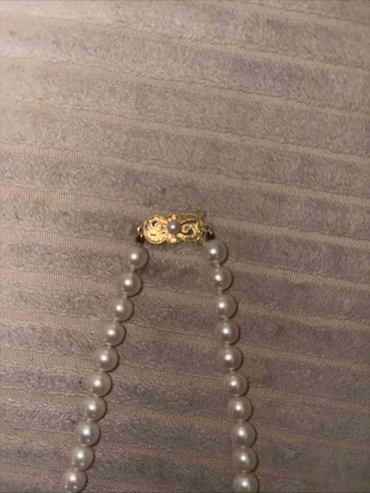 Collar de perlas de 7 mm con cierre de oro de 18 quilates Mikimoto Foto 3 de 3