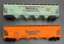2X HO 4-Bay ACF Hoppers ATSF 101411 & Rexall Chemicals 52508 HO7179
