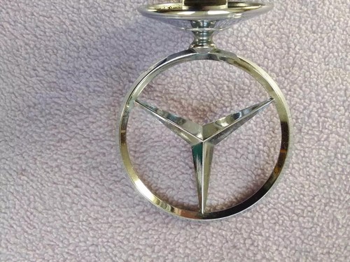 Mercedes Benz w116 se sel front bonnet grill emblem - Picture 6 of 6