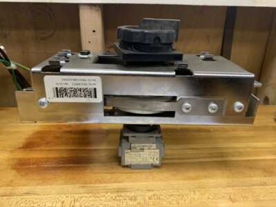 ABB 3HAC 8367-1 ROBOT CONTROL DOOR INTERLOCK ROTARY SWITCH  B161