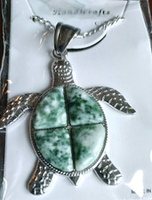 NIB-Handicrafts Green Agate Turtle Pendant Necklace 18inch Silvertone Chain