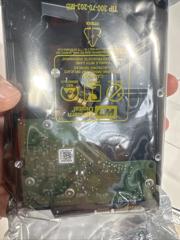 WD WD10EZEX-08M2NA0 1TB 3.5" HDD SATA DCM: EHNNKT2MGB WD10EZEX - Image 3 of 4