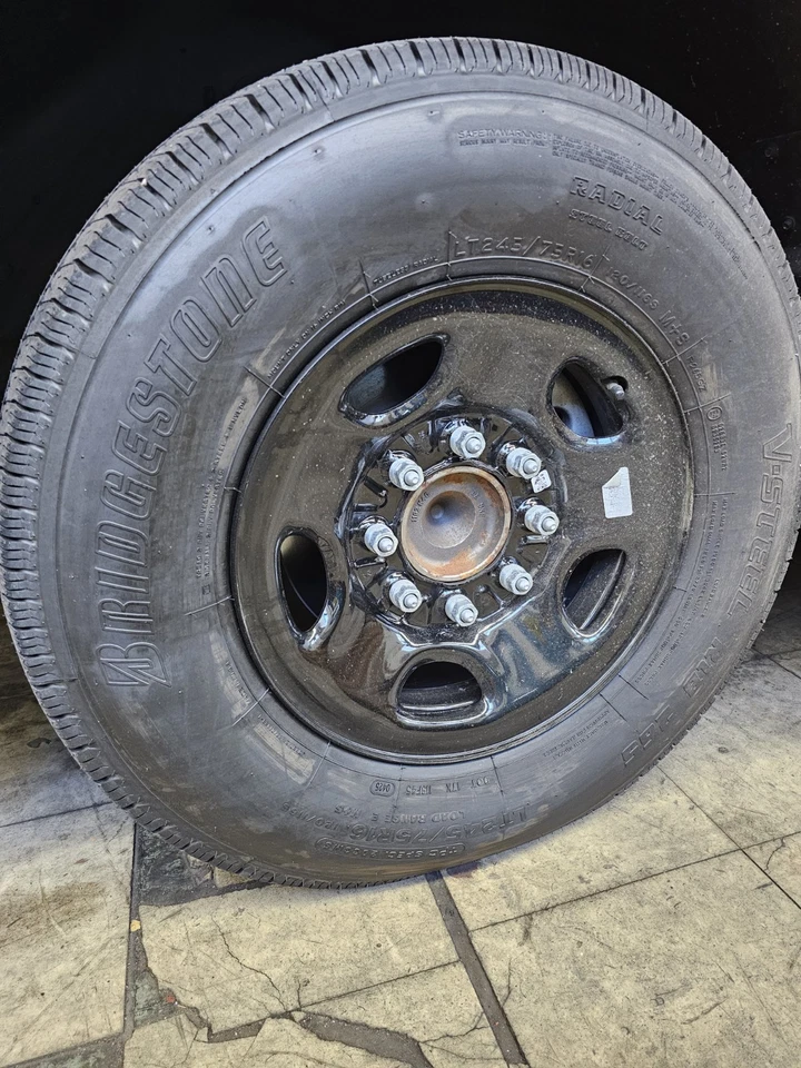 Tapa central Chevrolet Express Van 2500 3500 Silverado 4 piezas plateada 8 orejetas Foto 4 de 4