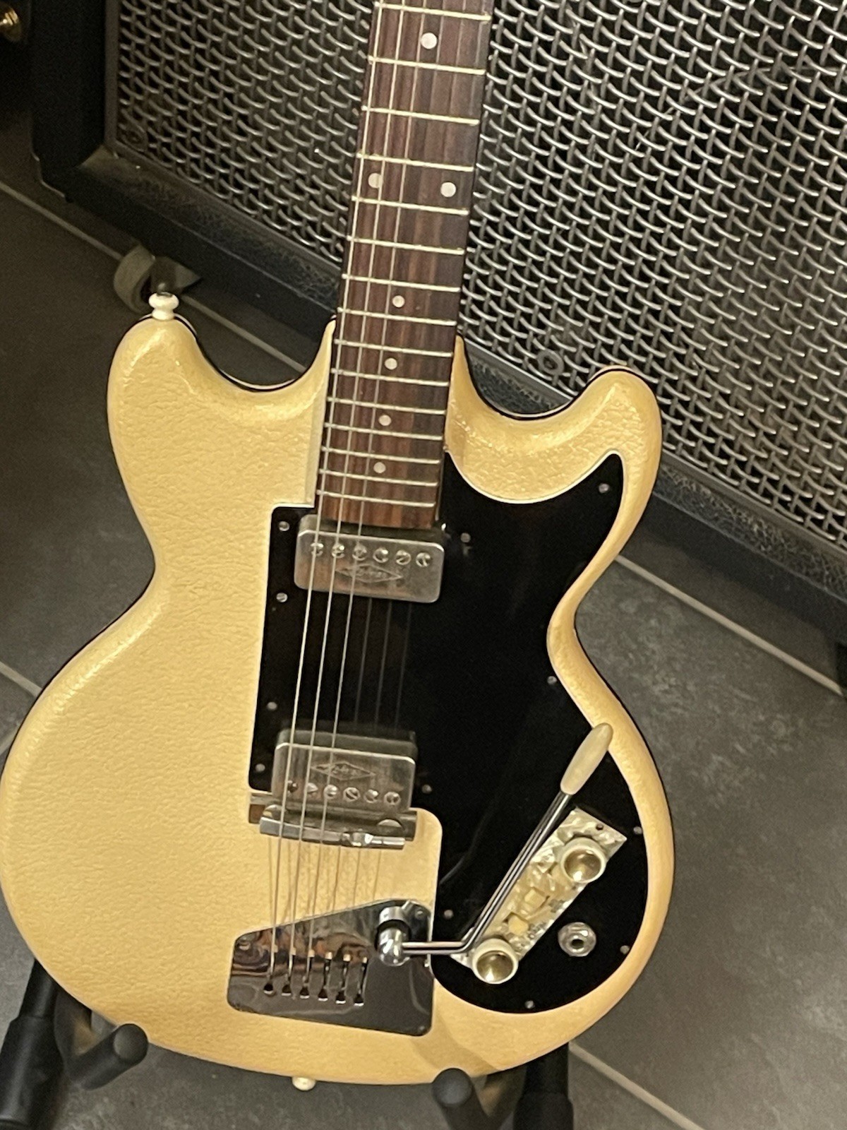 Höffner  Colorama Mod. 164 ,  1963 / 64 511 Diamond Pickups ,  White Vinyl, Top!!