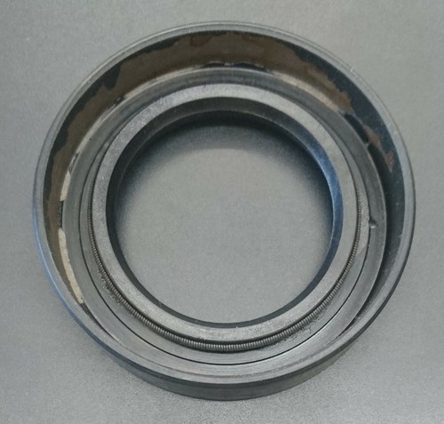 Oil Seal - Inner Swivel - Land Rover Defender to VIN KA930455 + others - 571718 - Picture 2 of 2