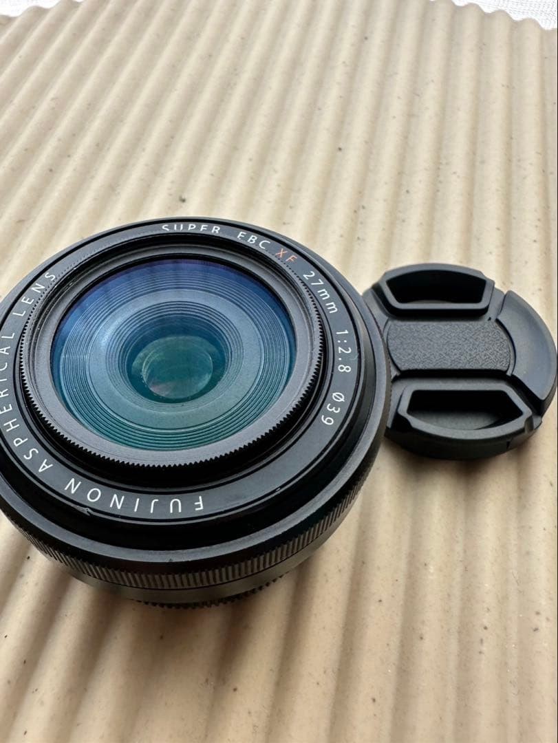 FUJIFILM XF 27mm F2.8 lens Small and lightweight black pancake