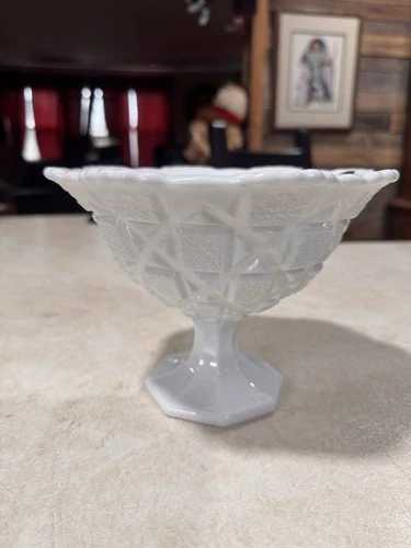 Vintage Westmoreland Milk Glass "Old Quilt" Pattern Fruit/Candy Bowl