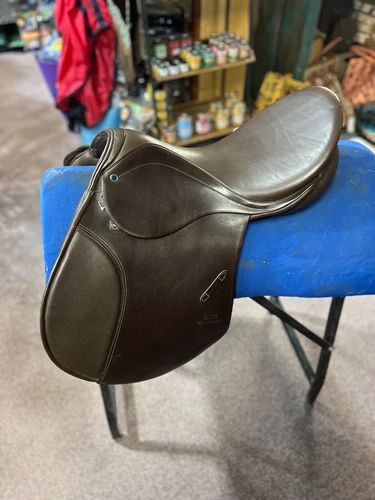 17.5" Stubben Roxane English Saddle NEW**
