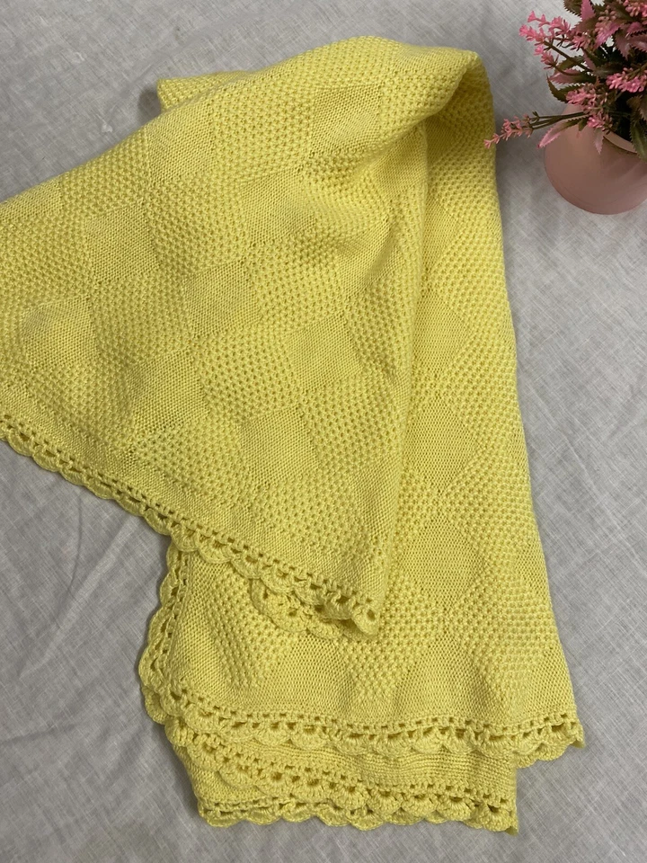 Manta de bebé vintage Flora Edge tejido gofre amarillo claro Lovey neutro 47" X 37" Foto 4 de 4