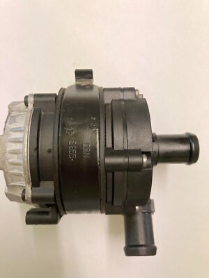 BOSCH 0392024029   Wasserpumpe 5Q0 121 093 EM/ 5Q0 121 591 CK  