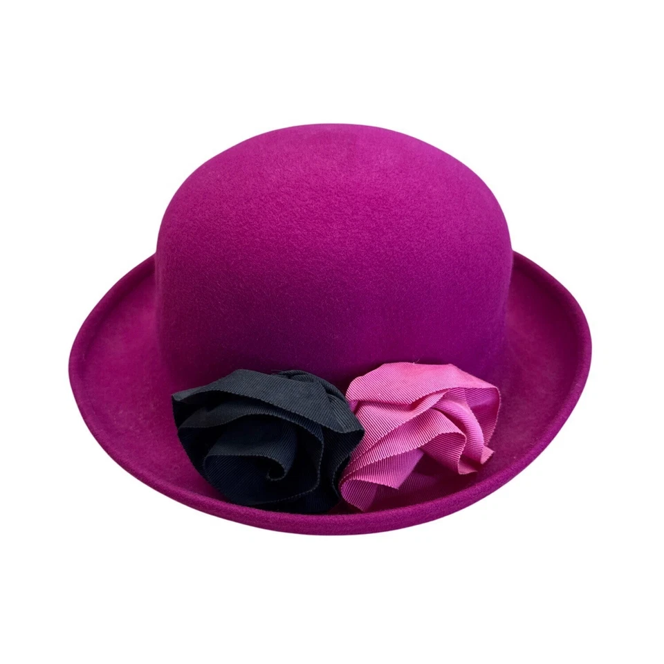 Chapéu boliche de lã magenta com detalhes em flores pretas e rosa - Imagem 3 de 4