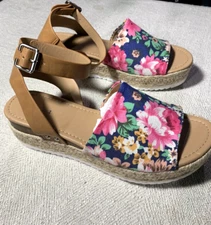 Soda Chunky Sandals Sz 12M Floral Beige Boho Chic Gen Z Y2K Espadrille