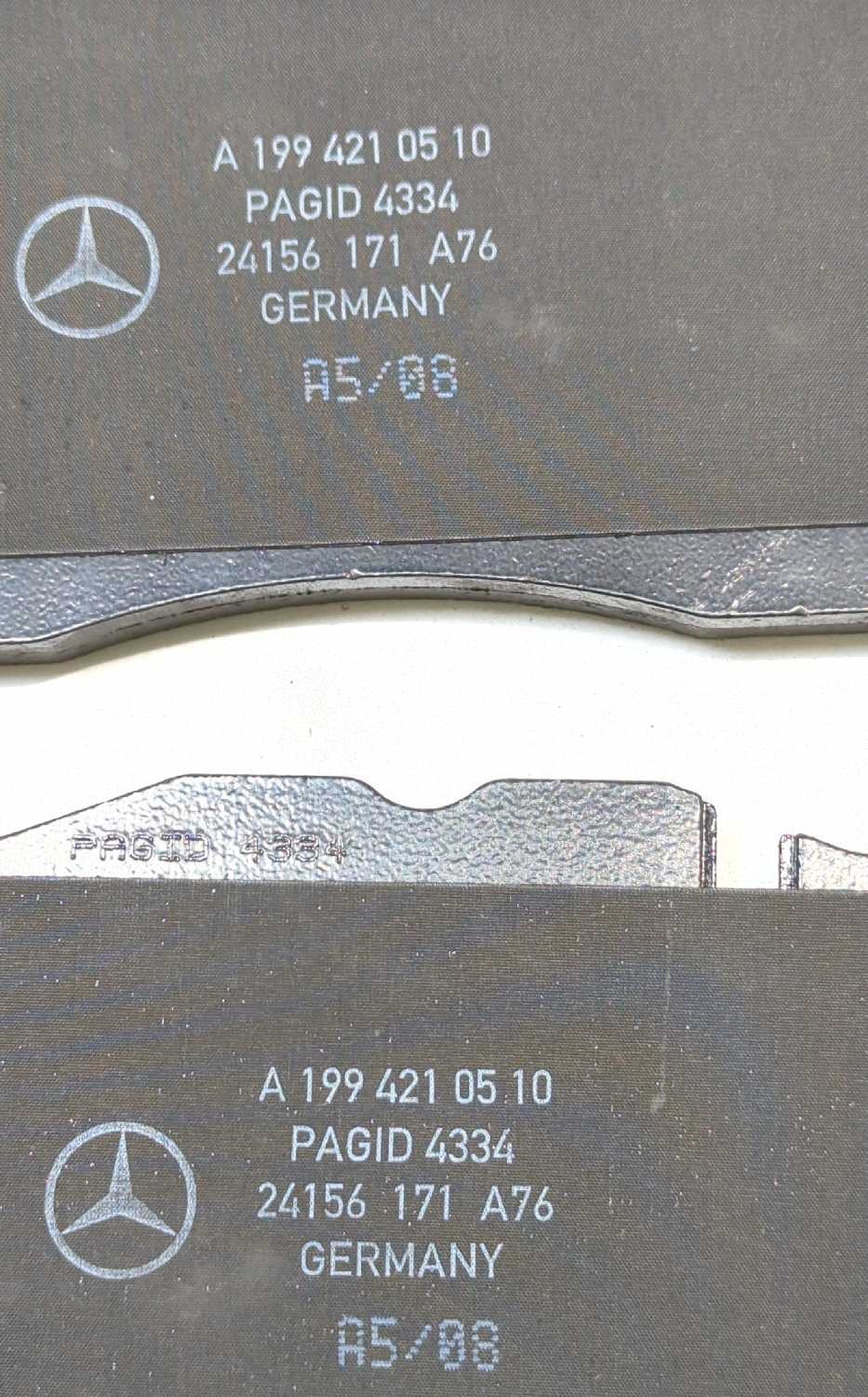 New OEM genuine Mercedes Front Brake Pads 2005-2009 McLaren SLR 722 1994200220