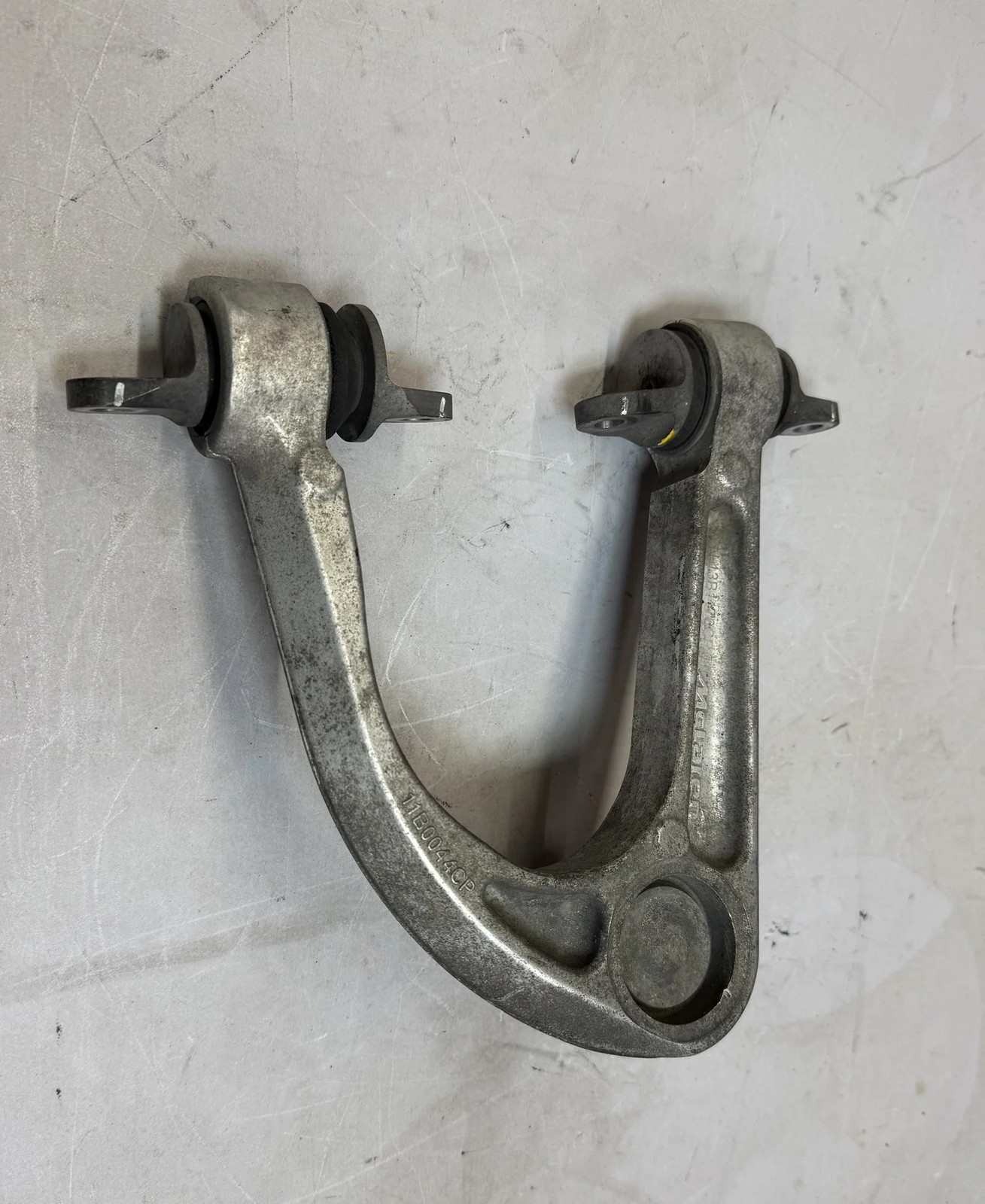 McLaren 570S 2016-2021 Front Right Upper Control arm P/N 11B0044CP