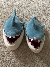 Cat Jack Shark Slippers Kids Size Medium 2/3