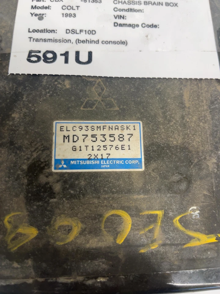 93 CHRYSLER COLT Chassis Brain Box Transmission (behind Console) Md753587 - Image 2 of 4