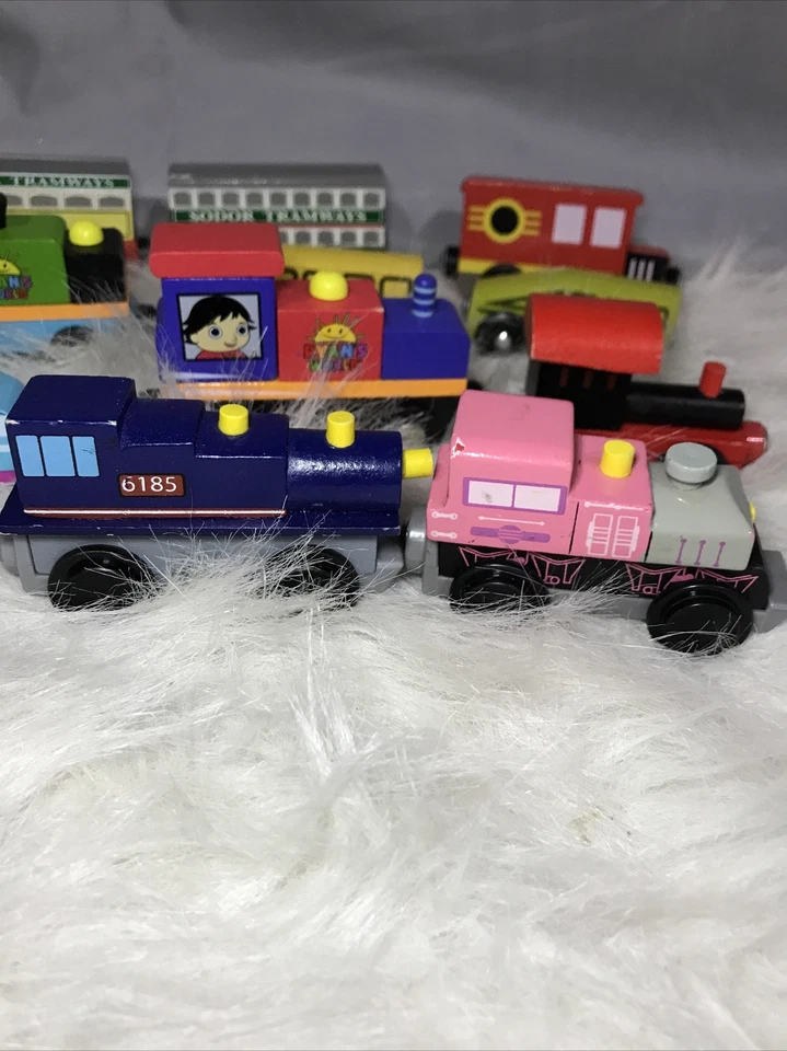 Piezas de tren de madera Ryans World Conductor y piezas magnéticas de tren de madera 54-27 Foto 2 de 4