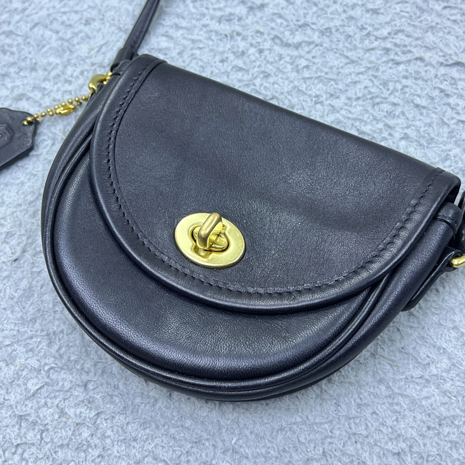 Borsa a tracolla Coach Mini Watson 6606 vintage pelle nera ottone chiusura girevole pochette