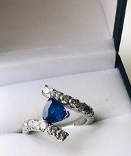 Diamond & Sapphire platinum ring - Deep blue, trillion cut. 2.2ct