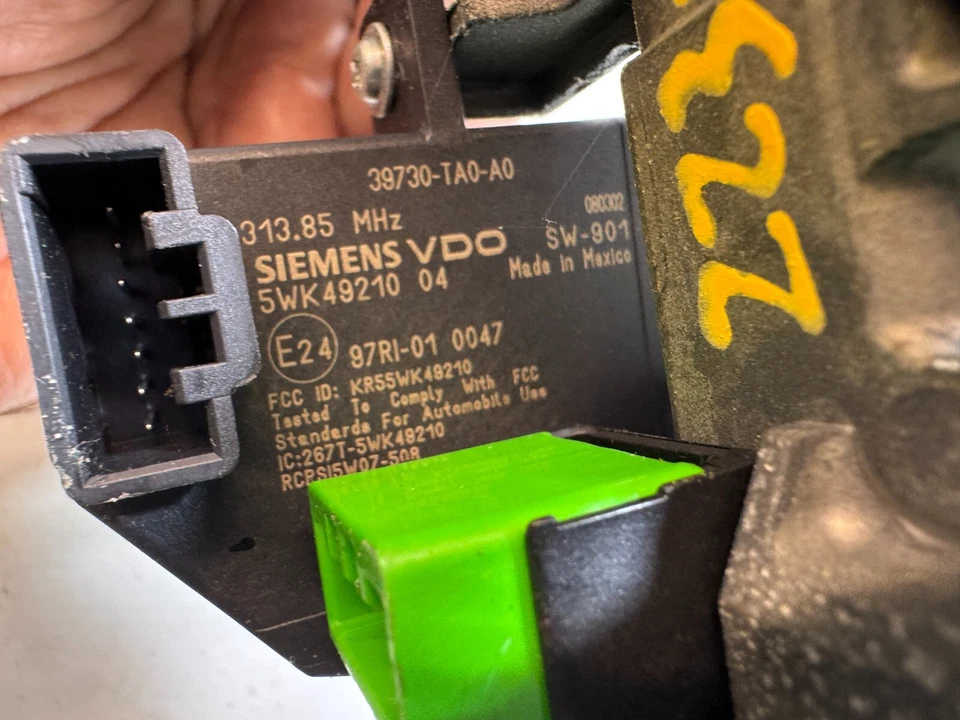 2008-2010 HONDA ACCORD IGNITION SWITCH LOCK W/KEY & IMMOBILIZER OEM 39730TA0A0 - Image 3 of 4