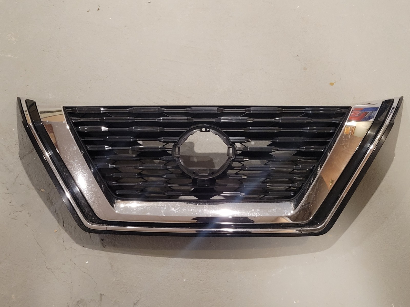 2021-2023 Nissan Rogue Front Grille Grill OEM 62310-6RR0A Without Camera Hole