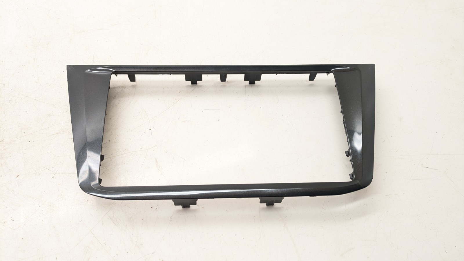 VOLKSWAGEN TIGUAN ALLSPACE MK2 DISPLAY SCREEN SURROUND TRIM 5NN858069 2023
