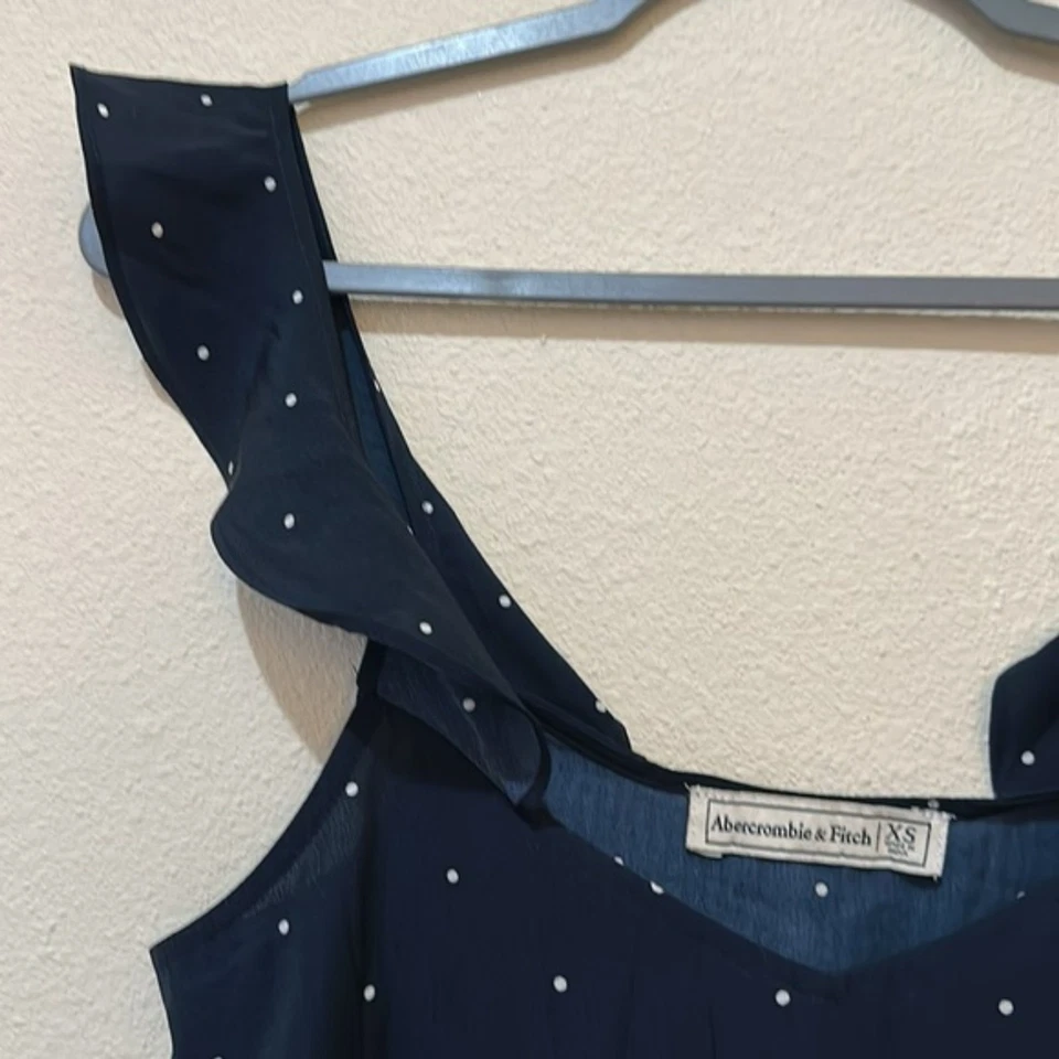 Camiseta sin mangas A&F Abercrombie & Fitch para mujer XS fuera del hombro lunares azul marino satinado Y2k Foto 4 de 4