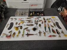 VINTAGE FISHING 🎣 LURE'S (50+) LOT/ Mepps, Paw-Paw, Buoyant, Lane's &...
