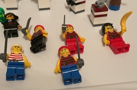 Lot Of Minifigures & Pieces From Lego 40158 Pirates Chess Set W/Both Kings