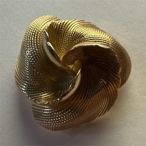 Authentic Vintage 1962 Grossé Germany Gold Plated Textured Swirl Knot Brooch Pin Dior Era