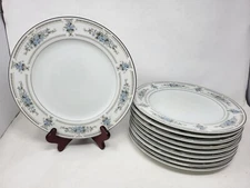 10 Elington 10 3/8" Porcelain Dinner Plates