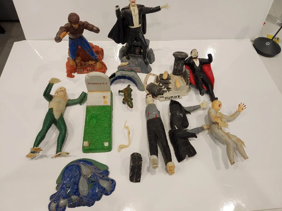 Original 1969 AURORA "Glow In The Dark head and hands" Universal Monsters Models - Image 4 of 4