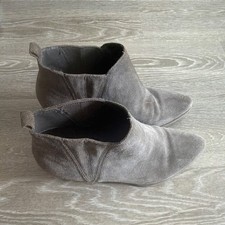 Crown Vintage Gray Suede Ankle Booties Pointed Toe Block Heel Pull On Women's 8