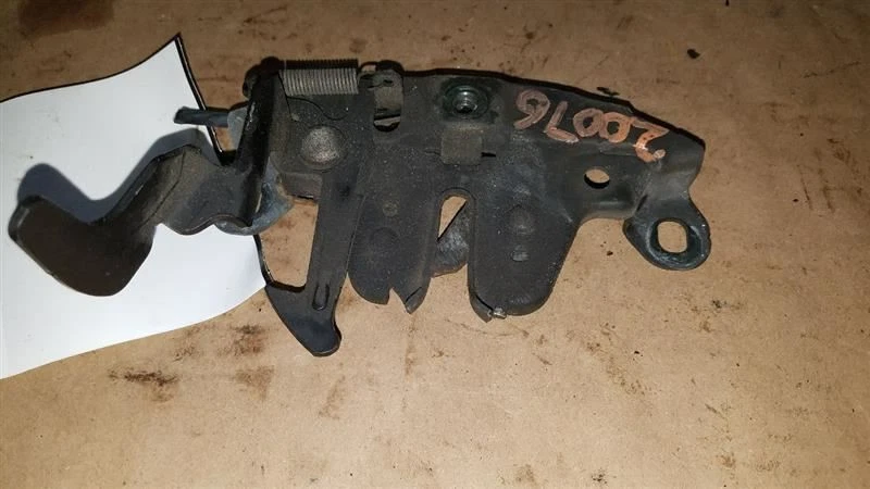 Nissan Máxima 2007 pestillo del capó Foto 3 de 4