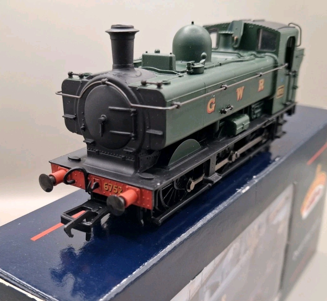 Boxed Bachmann 32-200A GWR Green 8750 Pannier Steam Tank Loco 6752 OO Gauge